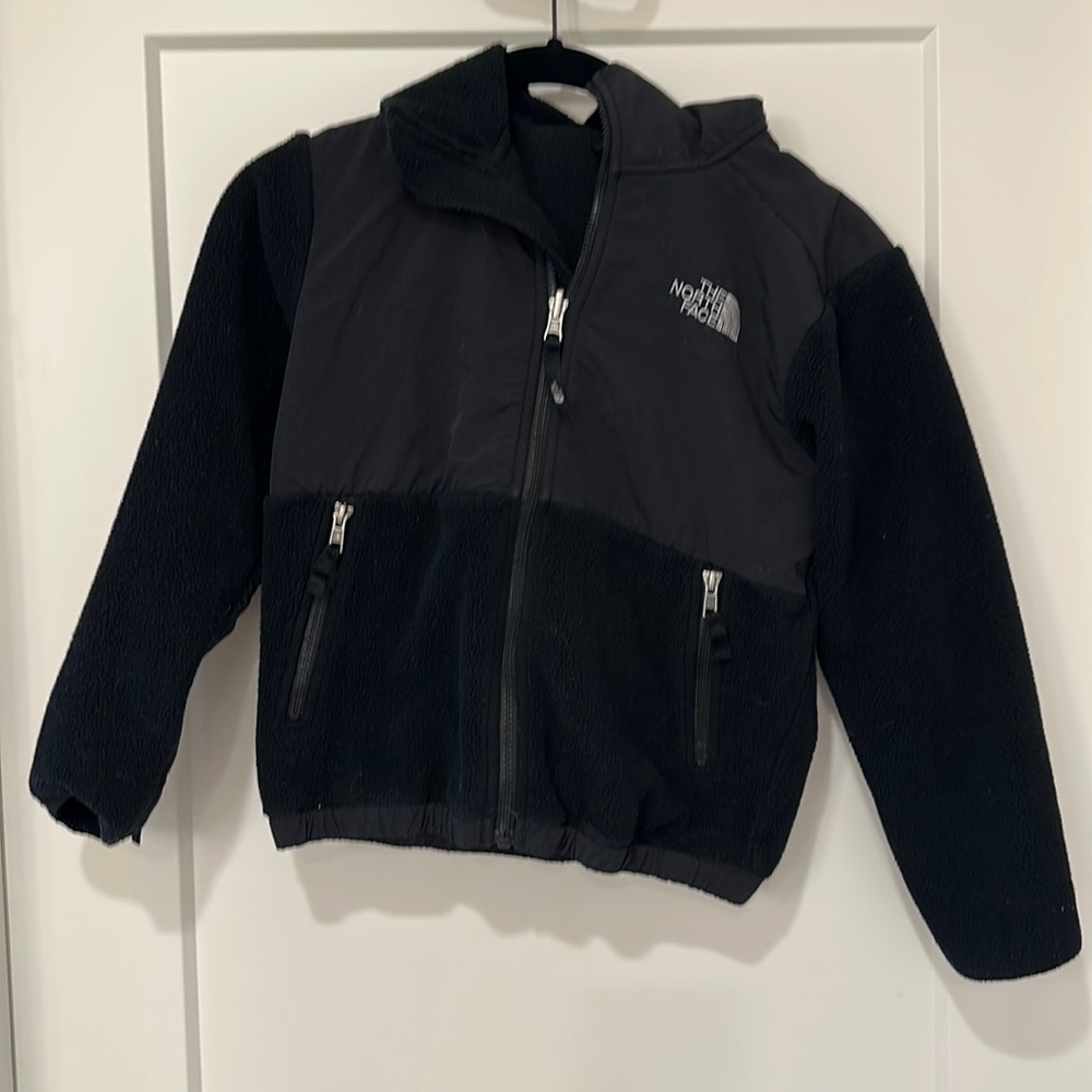Youth The North Face Denali hooded fleece jacket, black size small, 7–8